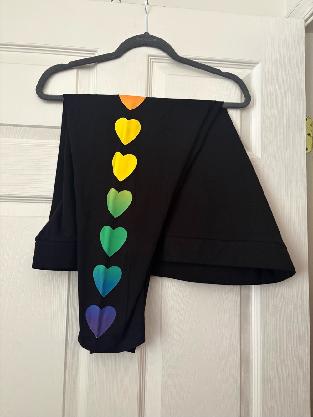 Torrid black leggings with rainbow hearts  Sz 4x Pride